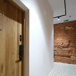Studio 12 By Hidden Garden Apartment
