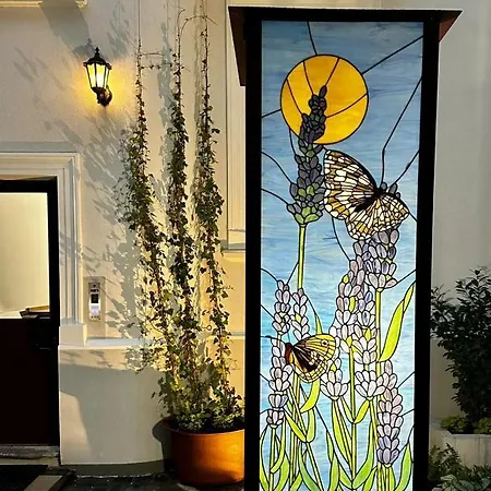 Studio 12 By Hidden Garden * 罗兹