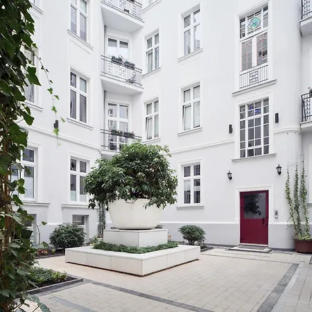 Studio 12 By Hidden Garden Apartment *