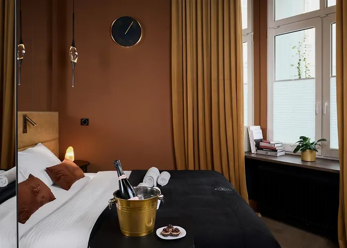 Studio 12 By Hidden Garden Apartment