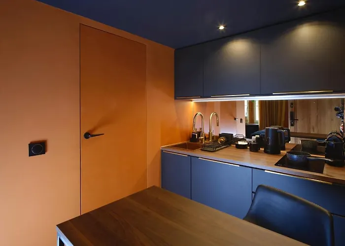 Studio 12 By Hidden Garden Apartment *