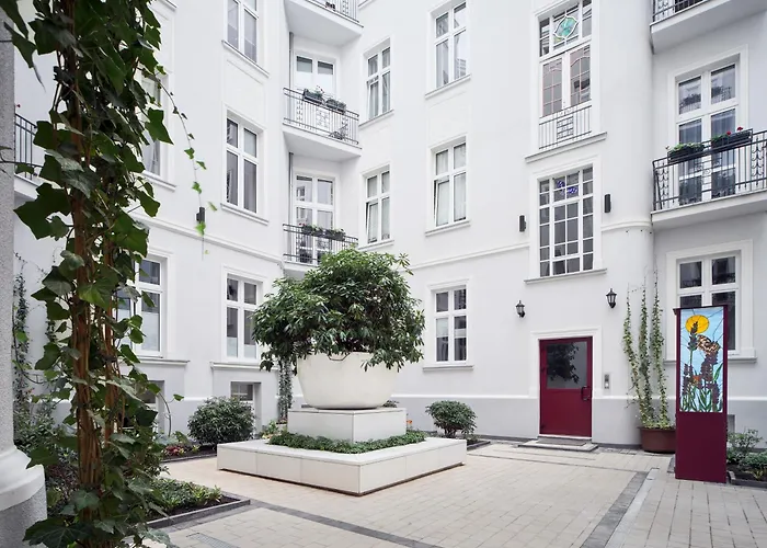 Studio 12 By Hidden Garden Apartment *