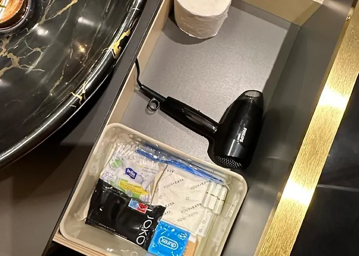 Studio 12 By Hidden Garden Apartment *